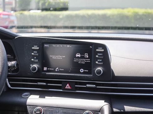 Used 2023 Hyundai Elantra SEL FWD image 18