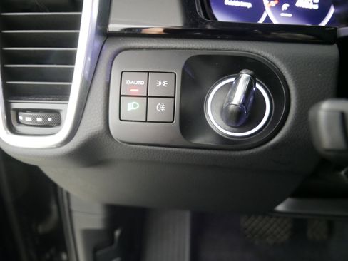 Used 2022 Porsche Cayenne AWD/4WD image 26
