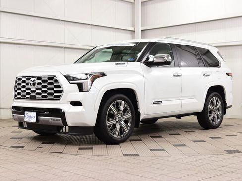 Used 2025 Toyota Sequoia Capstone AWD/4WD image 3