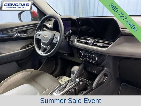 Used 2025 Chevrolet TrailBlazer LT w/ Convenience Package AWD/4WD image 38