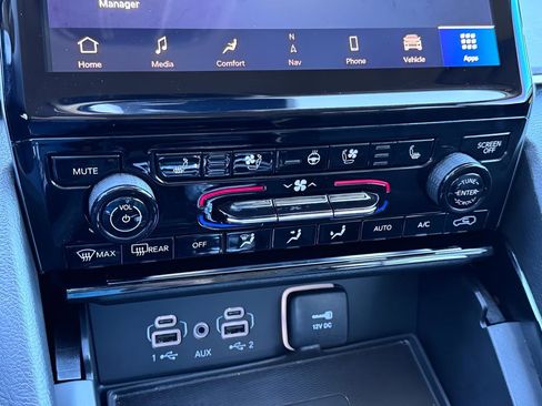 Used 2023 Jeep Grand Cherokee L Limited w/ Luxury Tech Group II image 31