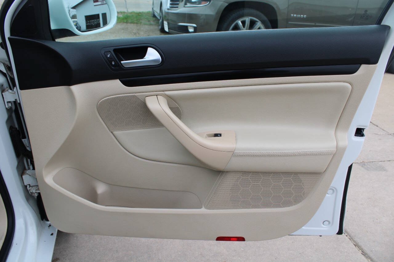 Used 2014 Volkswagen Jetta TDI FWD image 7