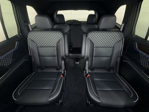 Used 2025 GMC Acadia Denali w/ Super Cruise Package AWD/4WD image 25