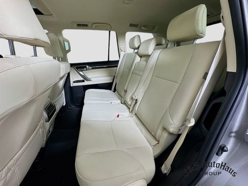 Used 2021 Lexus GX 460 Premium w/ Premium Package image 26