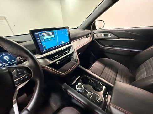 Used 2025 Ford Explorer ST-Line AWD/4WD image 84