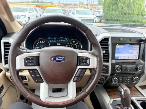 Used 2018 Ford F150 Lariat image 31
