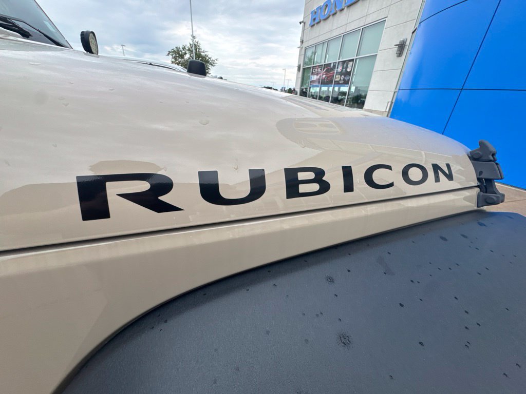Used 2016 Jeep Wrangler Unlimited Rubicon w/ Connectivity Group AWD/4WD image 10