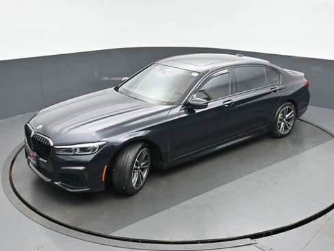 Used 2022 BMW 750i xDrive w/ Luxury Rear Seating Package image 34