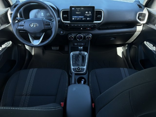 Used 2026 Hyundai Venue SEL FWD image 17