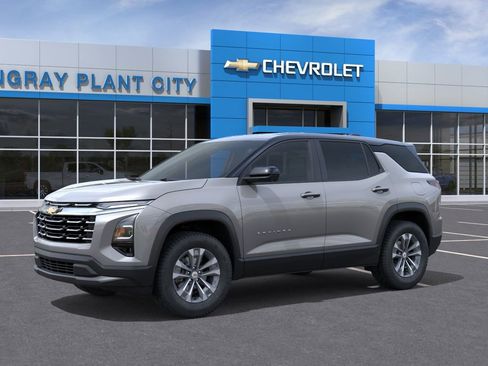New 2026 Chevrolet Equinox LT FWD image 2