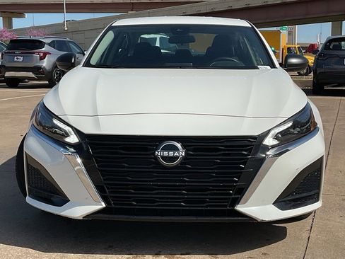 Used 2025 Nissan Altima 2.5 SV image 3