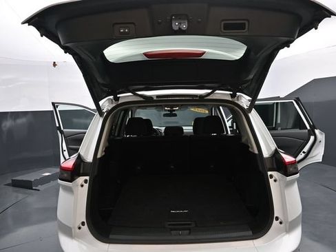 Used 2024 Nissan Rogue SV FWD image 31