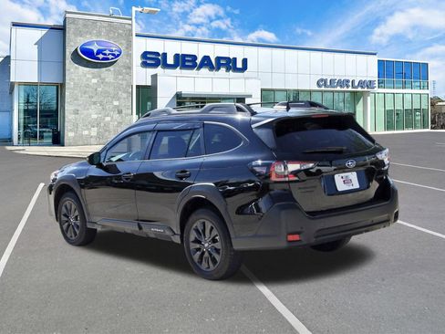 Certified 2025 Subaru Outback Onyx Edition AWD/4WD image 4
