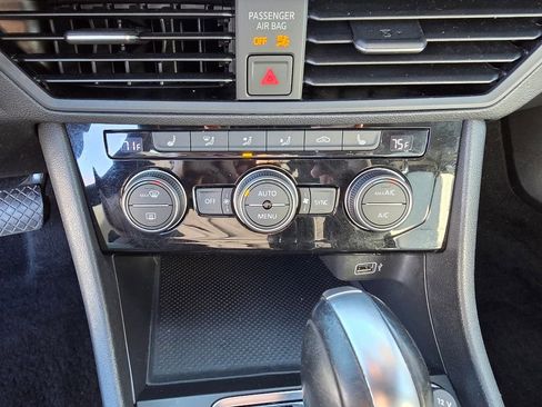 Used 2019 Volkswagen Jetta R-Line image 23