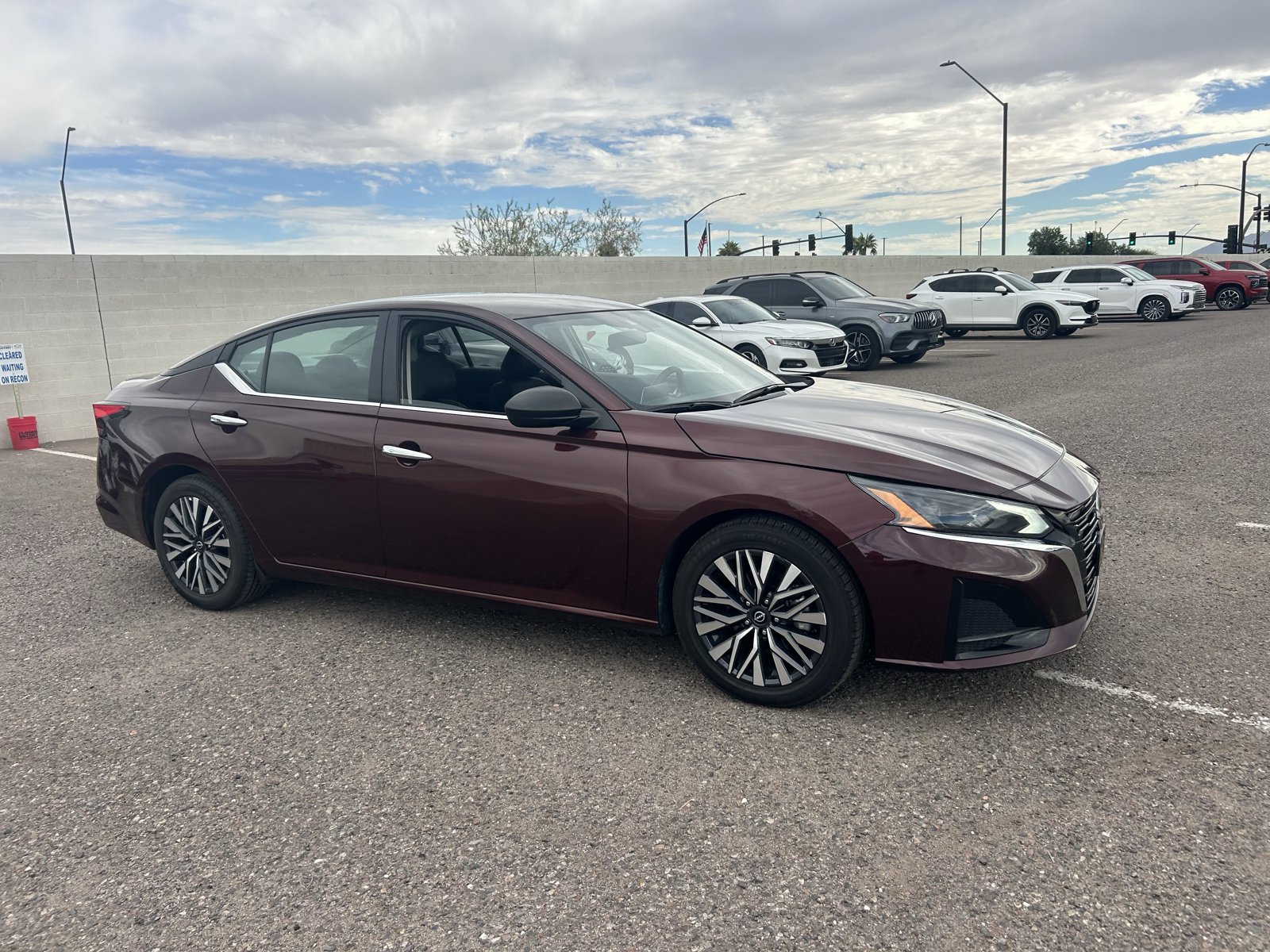 Used 2025 Nissan Altima 2.5 SV FWD image 7