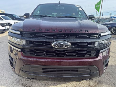 Used 2023 Ford Expedition Limited image 2