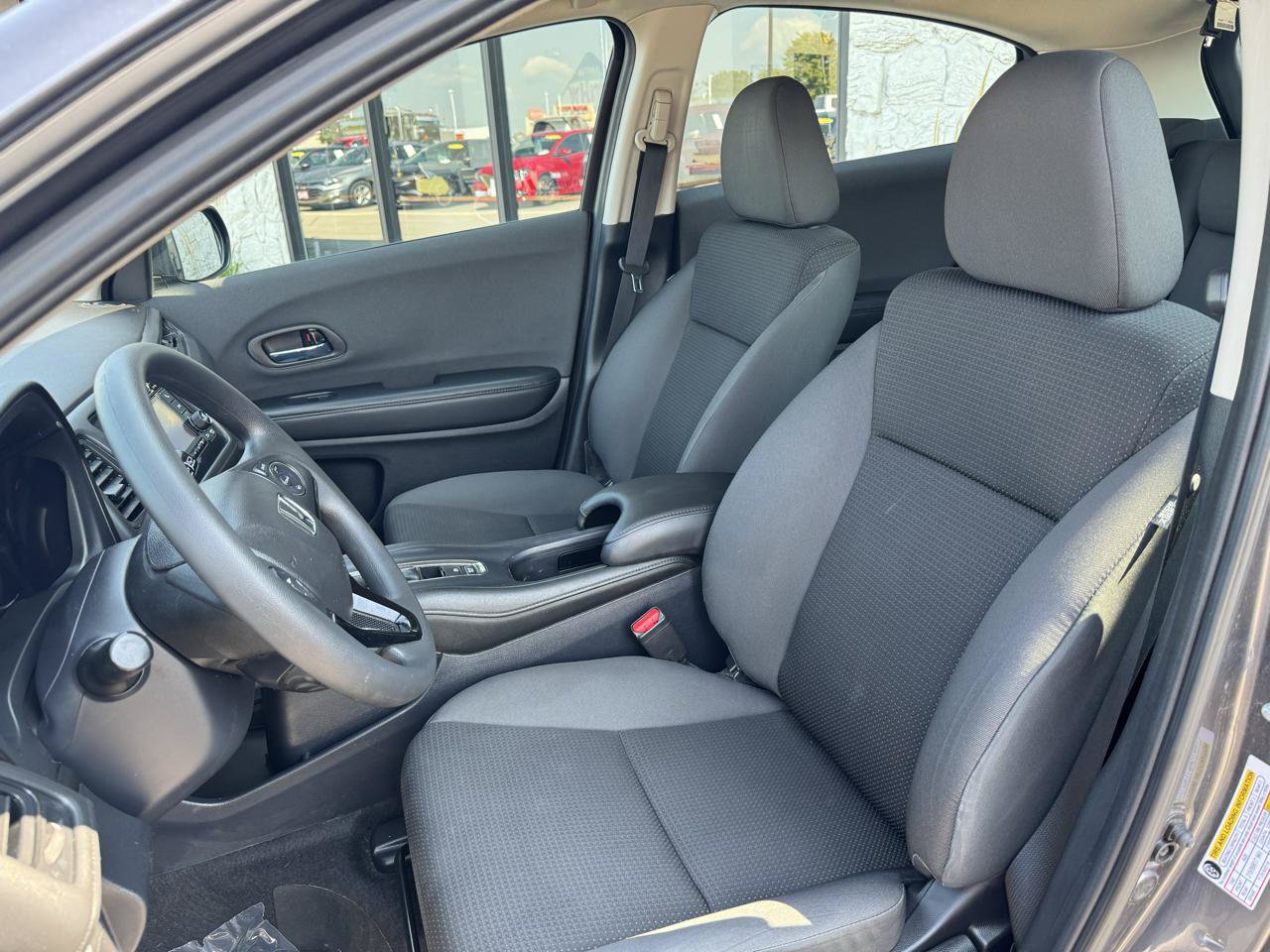 Used 2021 Honda HR-V LX image 2
