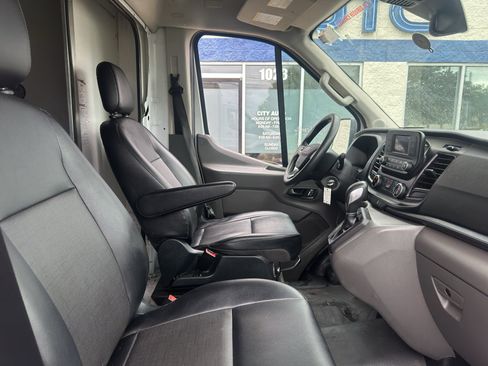 Used 2022 Ford Transit 350 DRW RWD image 11