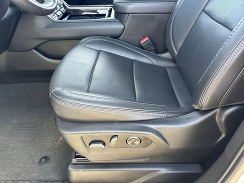 Used 2021 GMC Yukon XL Denali w/ Denali Premium Package image 19