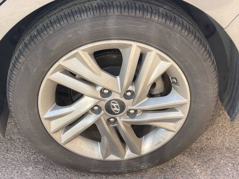 Used 2020 Hyundai Elantra SEL image 8