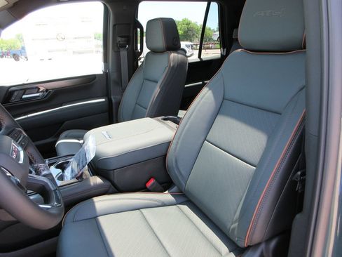 New 2026 GMC Yukon AT4 w/ AT4 Premium Package AWD/4WD image 11