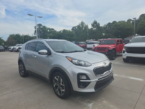 Used 2021 Kia Sportage EX FWD image 2