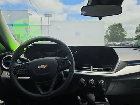 New 2026 Chevrolet Trax LS w/ LS Convenience Package FWD image 11