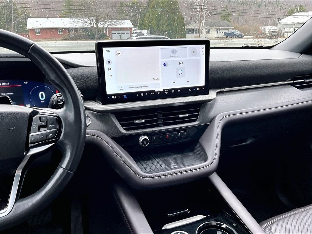 Used 2025 Ford Explorer Platinum w/ Ultimate Package AWD/4WD image 19