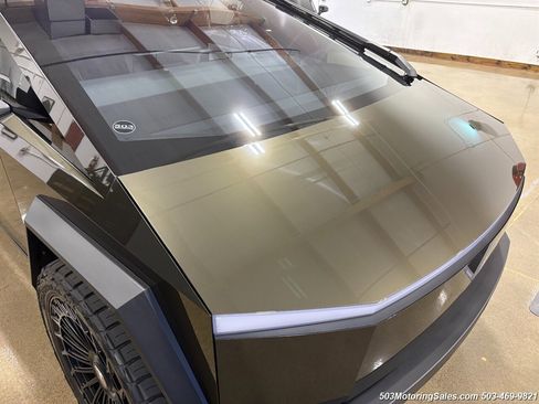 Used 2024 Tesla Cybertruck AWD Crew Cab image 19