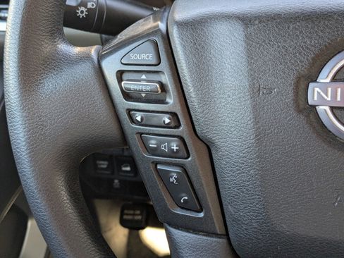 Used 2022 Nissan Frontier SV w/ Technology Package image 19