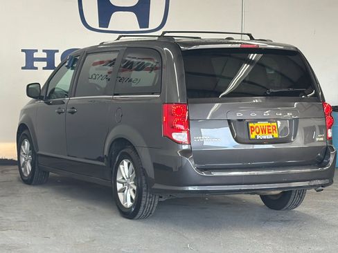 Used 2019 Dodge Grand Caravan SXT image 5