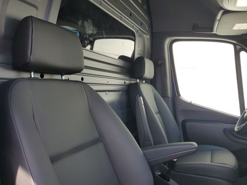 Used 2026 Mercedes-Benz Sprinter 2500 image 16