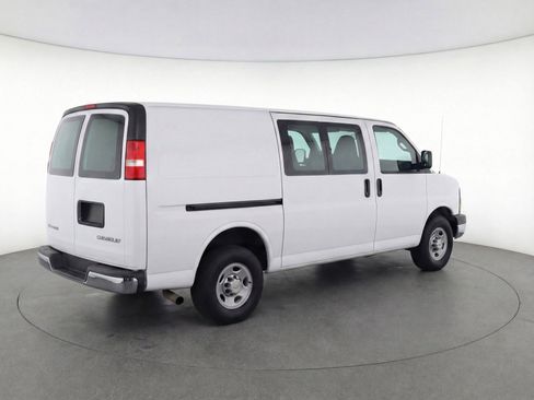 Used 2025 Chevrolet Express 3500 LT w/ LT Preferred Equipment Group RWD image 9