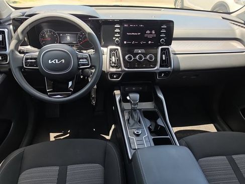 Certified 2023 Kia Sorento LX FWD image 7