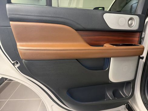 Certified 2023 Lincoln Navigator Reserve AWD/4WD image 37