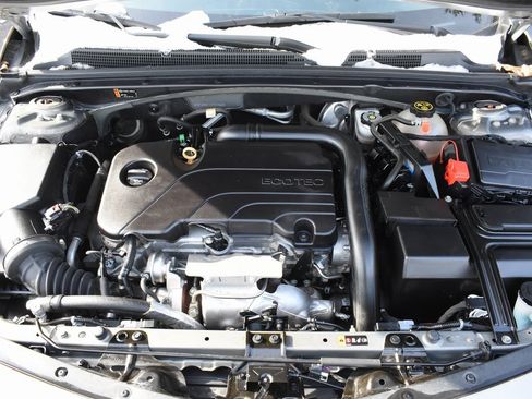 Used 2018 Chevrolet Malibu LT w/ Driver Confidence Package image 14