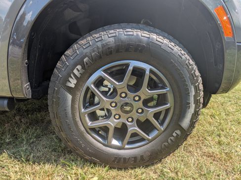 Used 2024 Ford Ranger XLT image 11