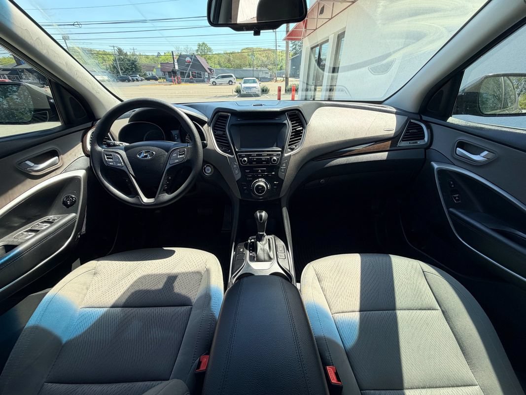 Used 2018 Hyundai Santa Fe Sport w/ 2.4L Value Package 02 FWD image 19