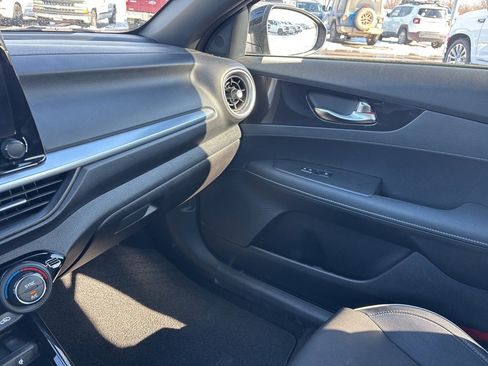 Used 2023 Kia Forte GT-Line w/ GT-Line Premium Package image 23