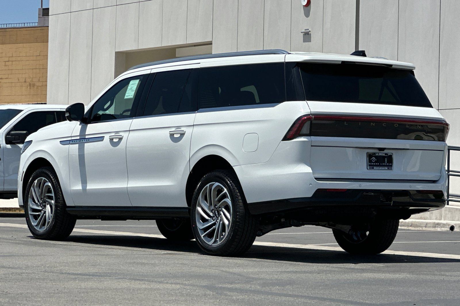 New 2026 Lincoln Navigator L Reserve AWD/4WD image 5