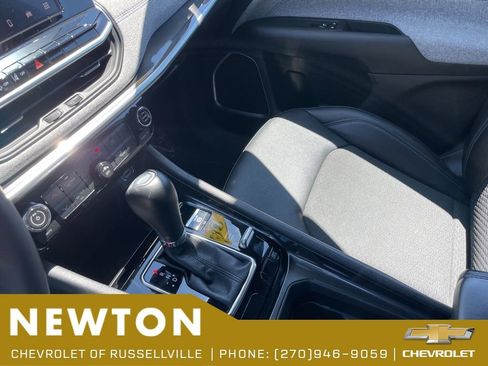 Used 2025 Jeep Compass Latitude AWD/4WD image 20