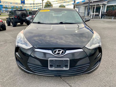 Used 2016 Hyundai Veloster FWD image 2