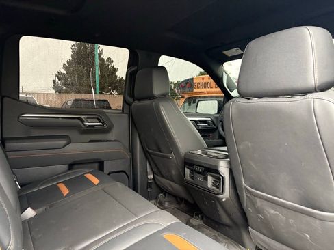Used 2025 GMC Sierra 1500 AT4 w/ AT4 Premium Package AWD/4WD image 7