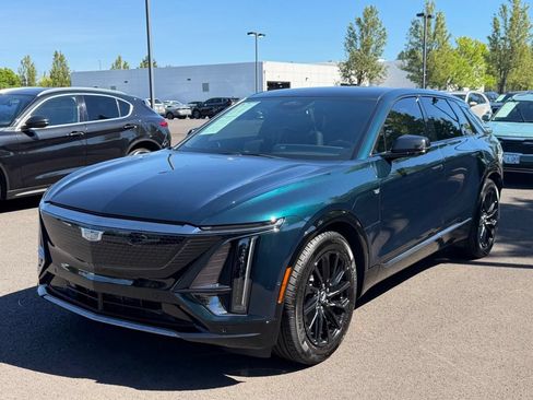 Used 2024 Cadillac Lyriq Sport AWD/4WD image 4