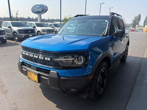 Certified 2025 Ford Bronco Sport Outer Banks w/ Outer Banks Tech Package+ AWD/4WD image 3