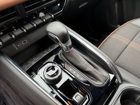 Used 2023 GMC Canyon AT4 image 28