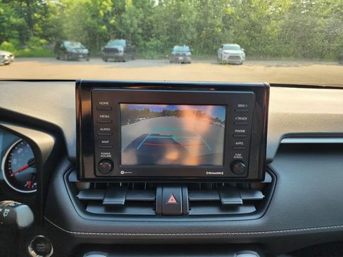 Used 2021 Toyota RAV4 XLE AWD/4WD image 28