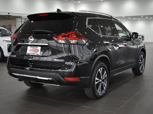 Used 2019 Nissan Rogue SV w/ Premium Package image 10