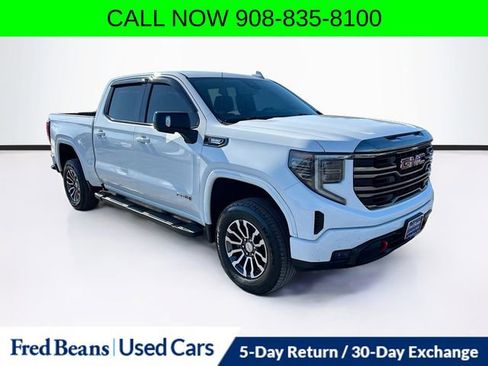 Used 2022 GMC Sierra 1500 AT4 w/ AT4 Preferred Package image 1