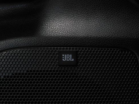 Used 2017 Toyota Tacoma Limited image 30